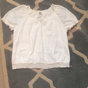 JM COLLECTION White Embroidered Top